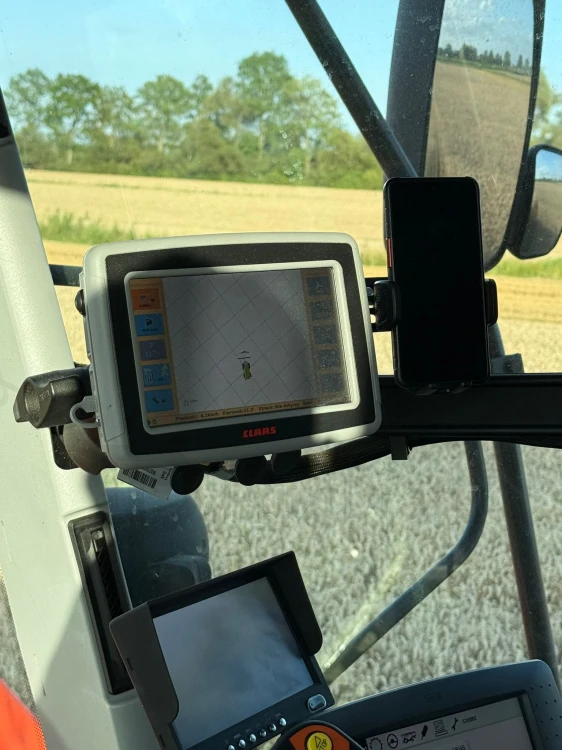 Terminal S7/S10 Claas Phone Mount Front