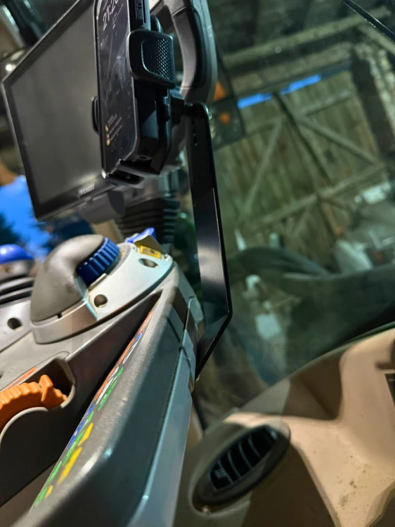 Fendt S4/SCR Mount Right Side